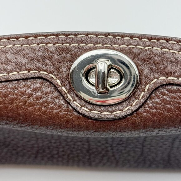 Coach Brown Pebbled Leather Wristlet Bag – Turnlock Closure & Contrast Stitching - Picture 5 of 10